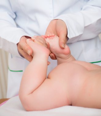 Doktor bu masaj bebek
