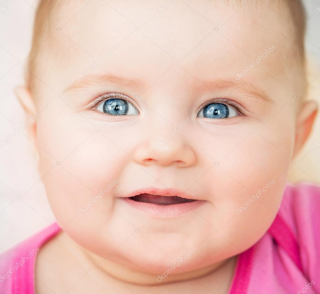 Portrait Rapproche D Un Beau Bebe Image Libre De Droit Par Gekaskr C