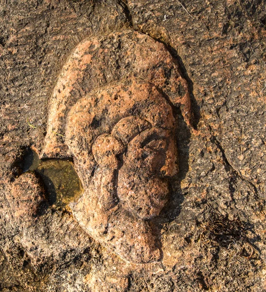 해변에서 바위 조각 — 스톡 사진