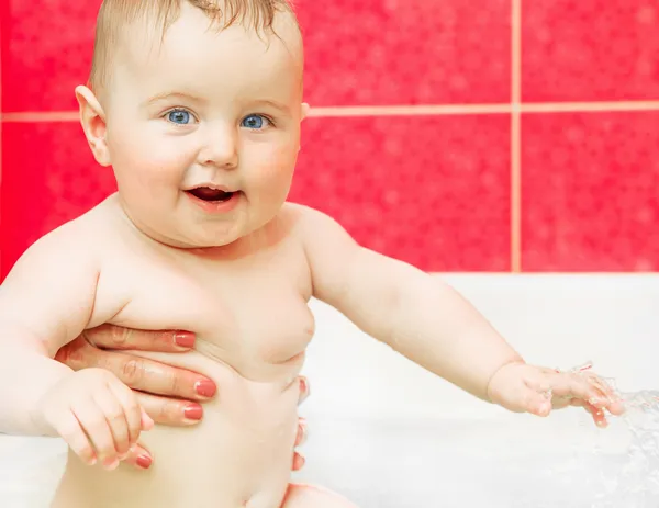 Baby in bath — Stock Photo, Image