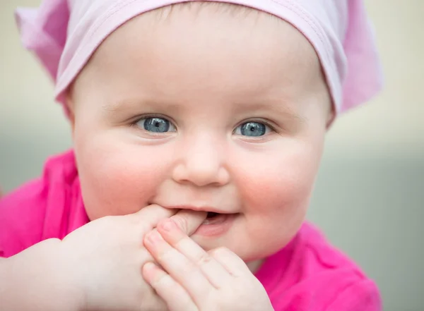 Retrato de bebé adorable —  Fotos de Stock