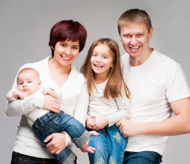 küçük mutlu bir aile