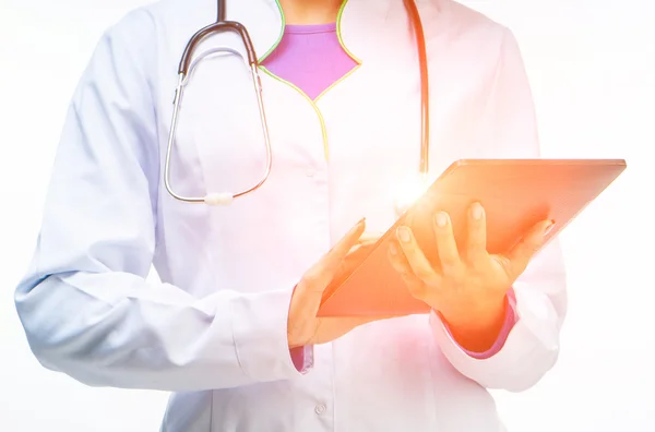 Tablet bilgisayarlı doktor — Stok fotoğraf