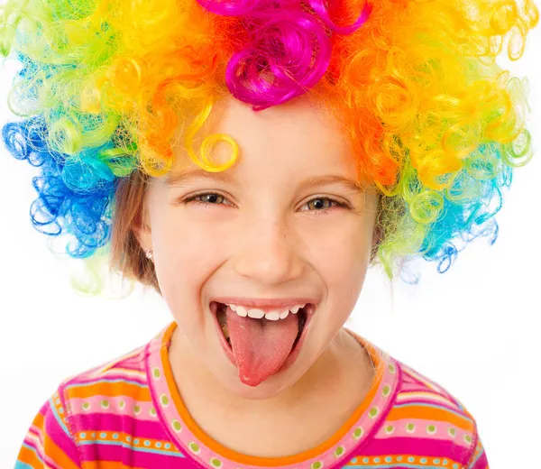 Bambina in parrucca clown — Foto Stock