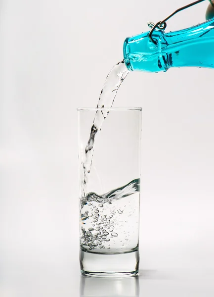 Vidro com água — Fotografia de Stock