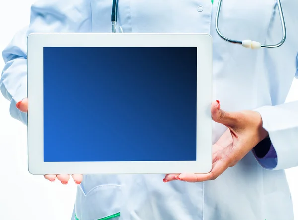 Tablet bilgisayarlı doktor — Stok fotoğraf