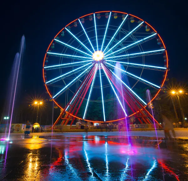 Grande roue à Kharkiv — Photo