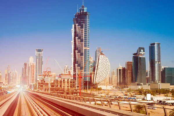 Лінія сучасних метро в Дубаї — стокове фото