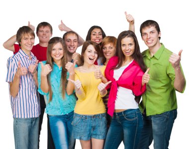 gençlerin yükseltilmiş bir başparmak ile gülümseyen bir grup