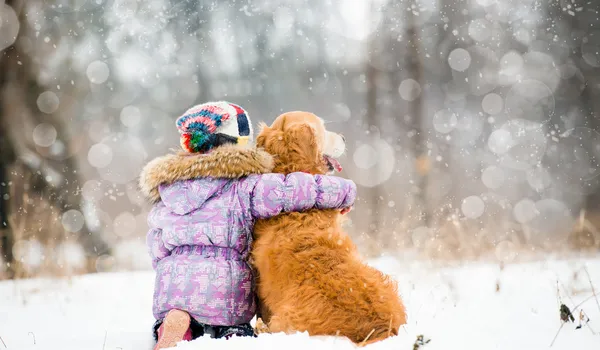 Bambina con cane — Foto Stock