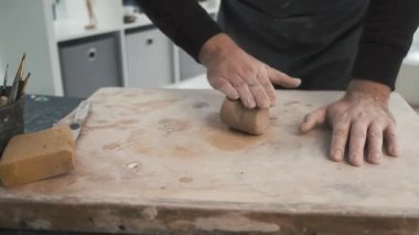 Potter kase için boşluk bırakıyor.