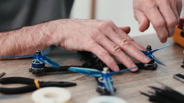 Quadcopter repairing process — Stock Video