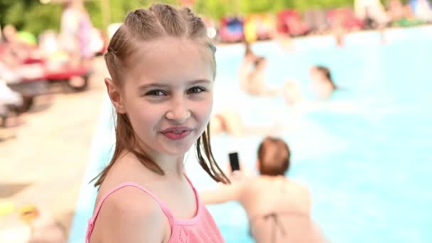 Vidéos pour Preteen girl pool, Preteen girl pool clips vidéo HD / 4K, footage | Depositphotos