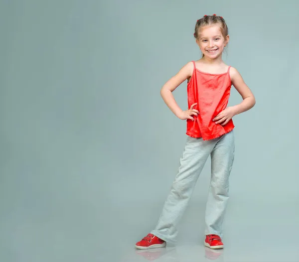 Lilla tjej gymnast — Stockfoto