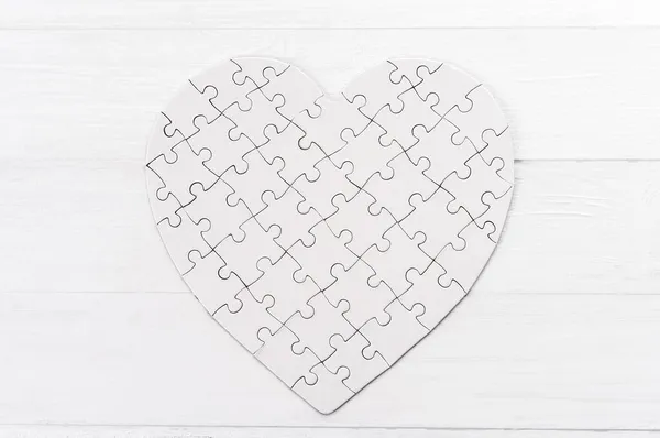 Heart shaped jigsaw puzzle — Stock Photo, Image