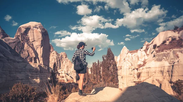 Turismo entre montañas de Capadocia, Turquía — Foto de Stock