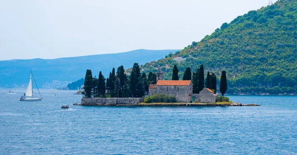 Wyspa Lady of the Rocks w Czarnogórze — Zdjęcie stockowe