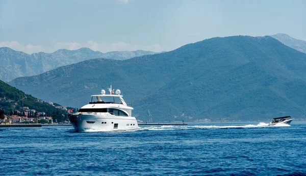 Luxury Boat Yacht Adriatic Sea Montenegro Scenic Mountains View Amazing — Stock Photo, Image