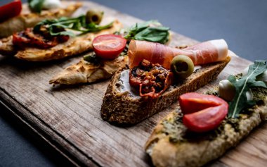 Farklı bruschettalar.