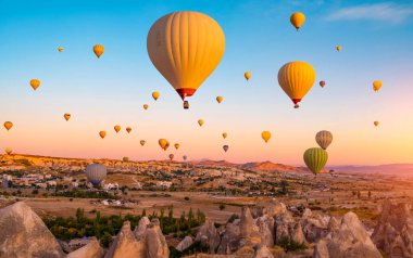 Kapadokya, Türkiye 'de sıcak hava balonları