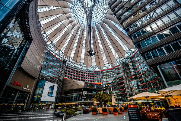 Wnętrze Berlin Sony center — Zdjęcie stockowe
