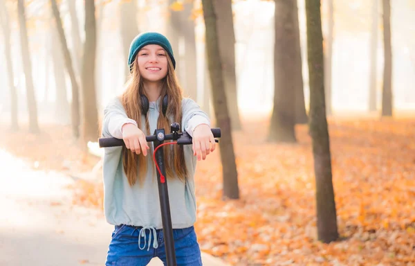 Lovely Teenage Girl Scooter Resting Autumn Park — Stock Photo, Image