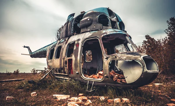 Покинута Знищила Старий Радянський Вертоліт Аеродромі Радянська Військова Техніка — стокове фото
