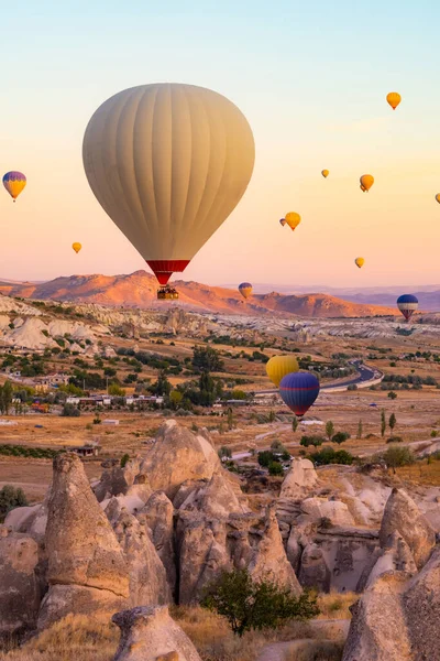 Hot Air Balloons Flying Ancient Beautiful Valley Sunset Cappadocia Turkey — Stockfoto