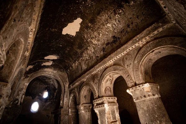 土耳其卡帕多西亚大教堂石碑般大小的Selime修道院天花板 — 图库照片