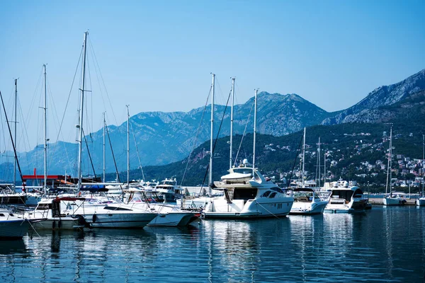 Luxury Yachts Port Montenegro Mountains City View Boats Pier Adriatic — Stock Photo, Image
