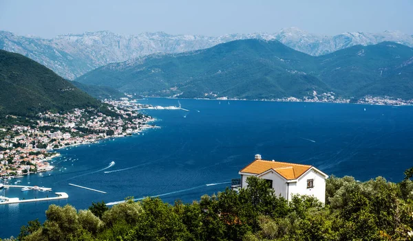 Kotor Miasto Zatoka Malowniczy Widok Czarnogórze Góry Niesamowita Panorama Powietrzna — Zdjęcie stockowe