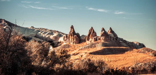 Ungewöhnliche Felsige Berge Vor Himmelshintergrund Kappadokien Türkei — Stockfoto