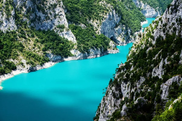 Escénica Vista Sobre Lago Piva Cañón Con Montañas Montenegro Hermoso —  Fotos de Stock
