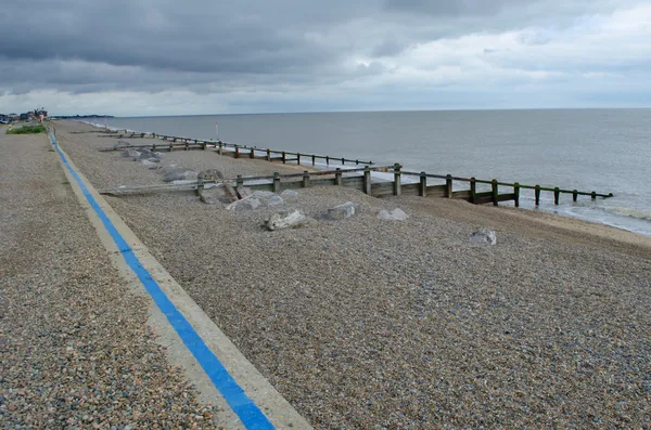 Blue line along coast — Stock Photo, Image