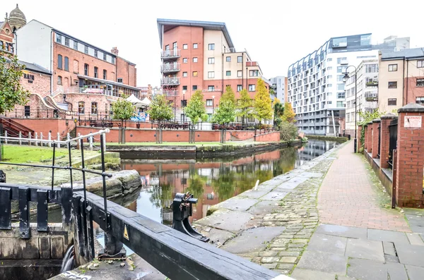 Canale nel centro di Manchester Immagine Stock