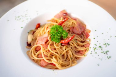 Spaghetti with Dried Chili spicy flavor