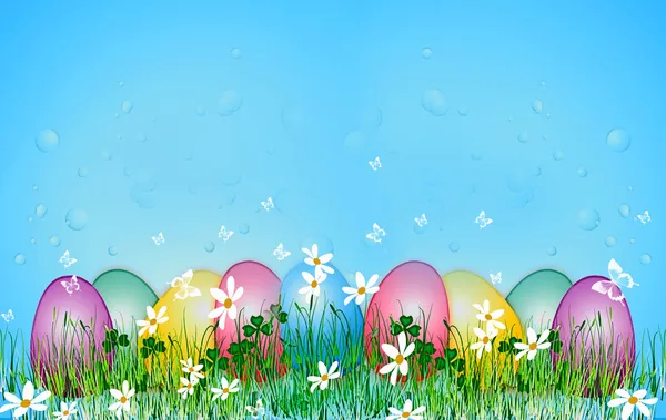 Huevo de Pascua en la hierba — Foto de Stock