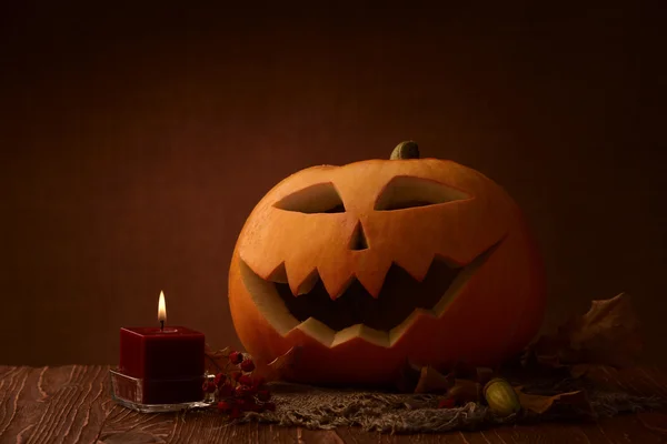 Assustador halloween abóbora jack-o-lanterna — Fotografia de Stock