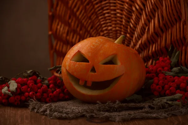 Scary halloween balkabağı jack-o-lantern — Stok fotoğraf