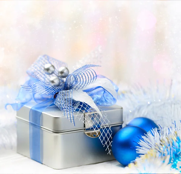 Christmas gift box on abstract background — Stock Photo, Image