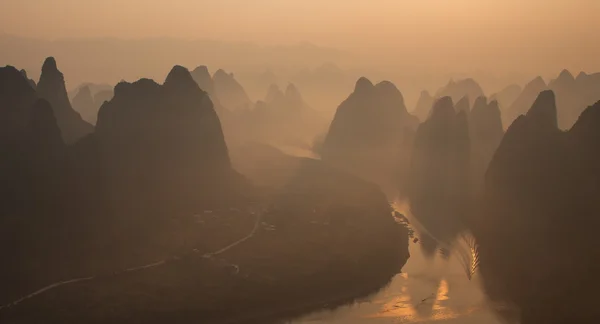 Misty amanecer de la mañana — Foto de Stock