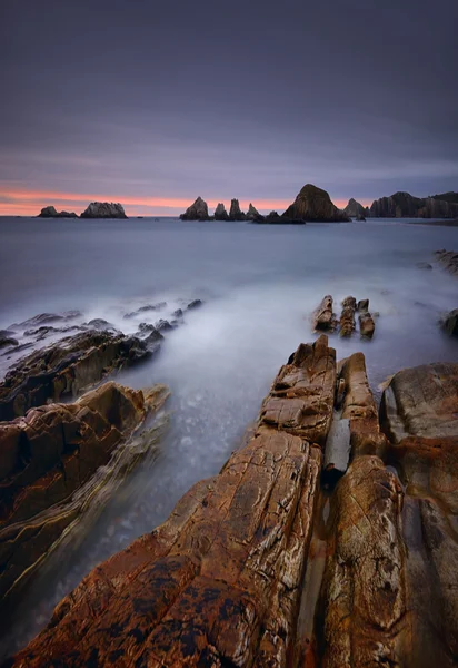 Sunset beach gueirua. Asturias, İspanya. — Stok fotoğraf