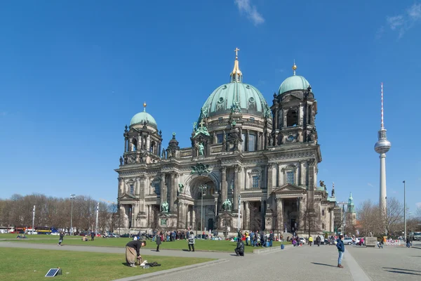 Berliner dom z wieżą tv — Zdjęcie stockowe