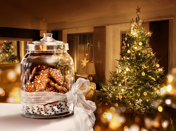 Gingerbread cookies jar Christmas tree room — Stock Photo, Image