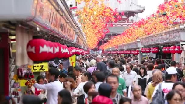 Calle de compras. Editorial . — Vídeo de stock