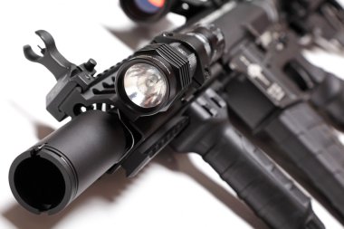 ar15 carbine taktik feneri ile bir parçası