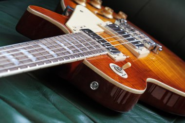 zarif elektro gitar