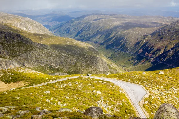 Ruta de montaña desde Serra Estrela, Portugal Fotos de stock