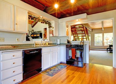 cauntry çiftlik evi mutfak ahşap tavanı.