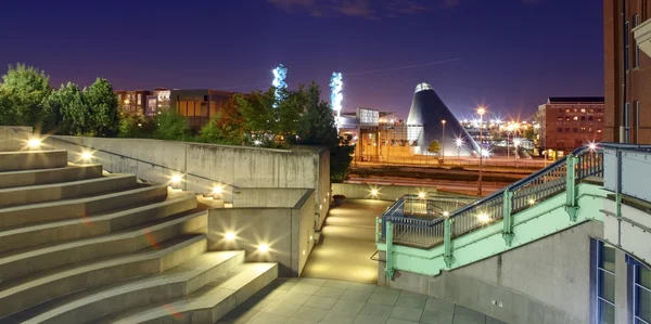Tacoma Сіті центр міста з Музей скла та історії. — стокове фото